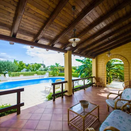Amazing In With Pool Villa